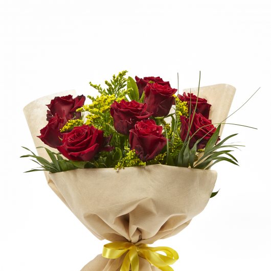 Μπουκέτο Λουλουδιών με Κόκκινα Τριαντάφυλλα